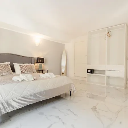 Luxury&charme Historical Center ג'נובה