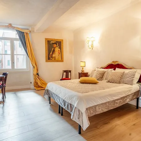 Luxury&charme Historical Center 4* ジェノヴァ