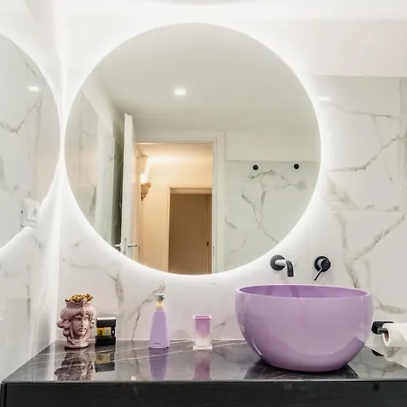 بيت ضيافة Luxury&charme Historical Center 4*