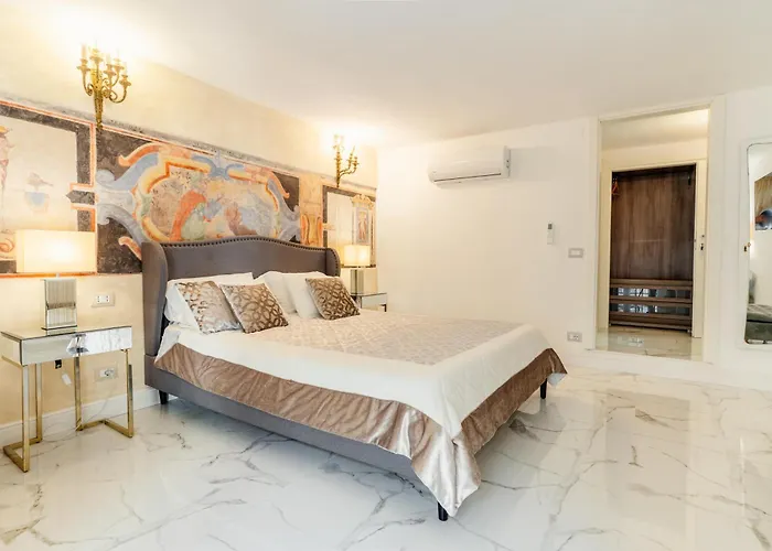 Luxury&charme Historical Center Pensionat Genua